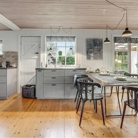 2 Bedroom Nice In Otterup
